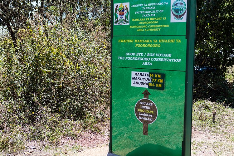 TZA ARU Ngorongoro 2016DEC26 LodoareGate 002